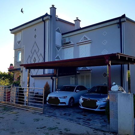Apartments Petar & Anka Биоград-на-Мору Экстерьер фото