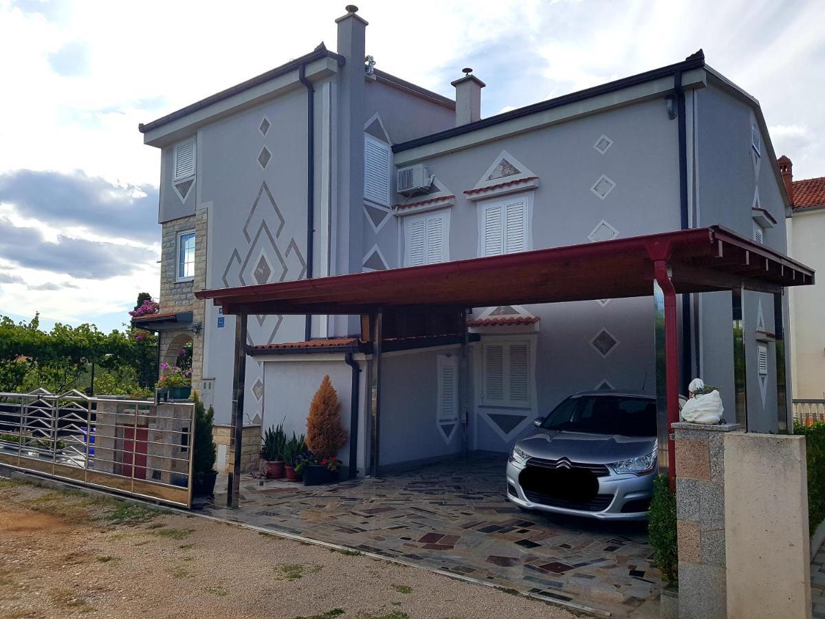 Apartments Petar & Anka Биоград-на-Мору Экстерьер фото