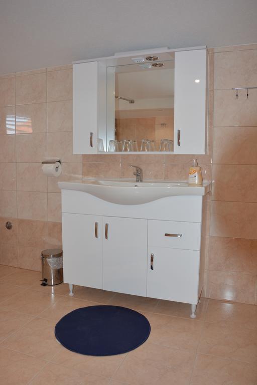 Apartments Petar & Anka Биоград-на-Мору Номер фото
